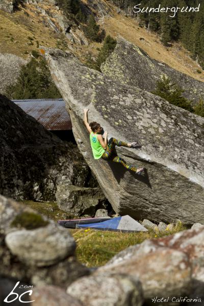 Karo in "Hotel California" (2)